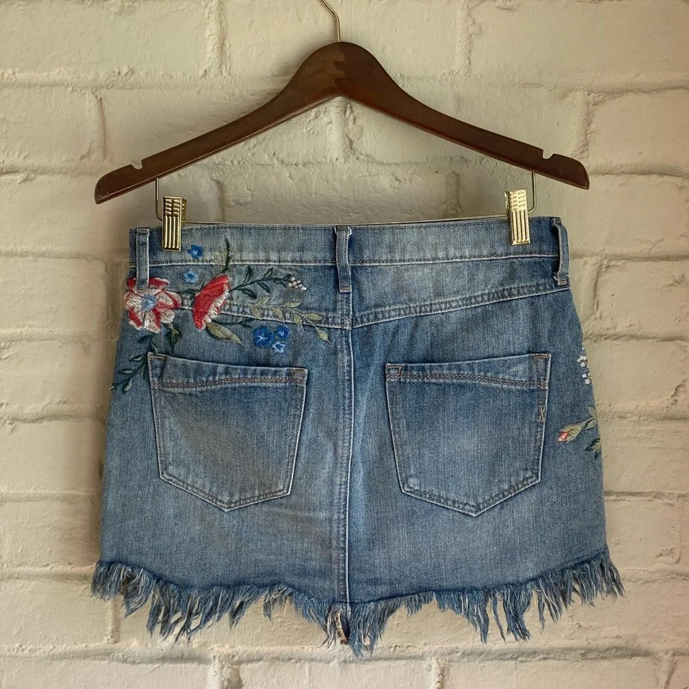 Express size 4 red white and blue floral embroidered denim distressed mini skirt